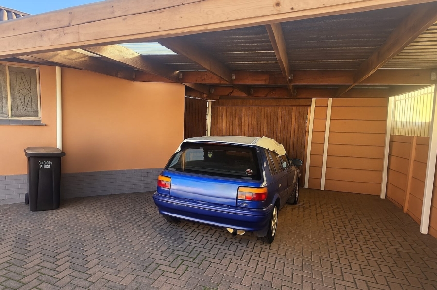 3 Bedroom Property for Sale in Ruyterwacht Western Cape